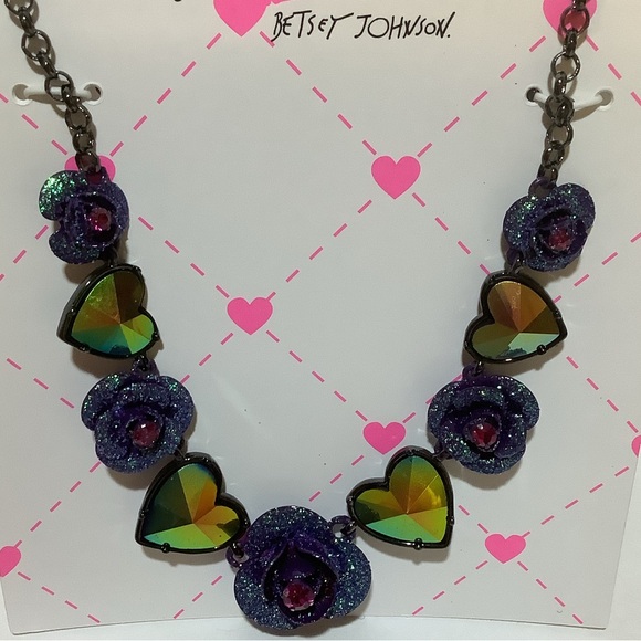 Betsey Johnson Luv Betsey Glitter Crystal Hearts & Roses Necklace New - Picture 2 of 3